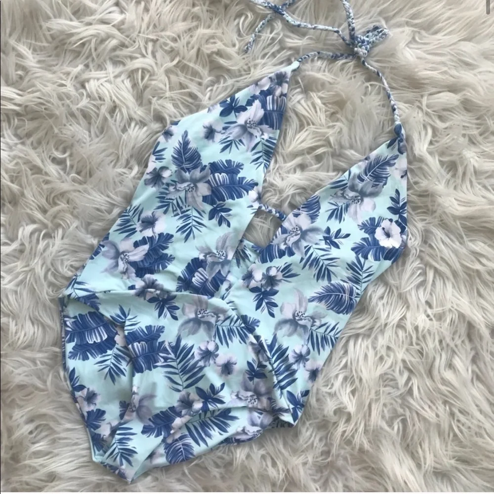 NEW • Frankie’s Bikinis • Lily Hawaiian Swimsuit M